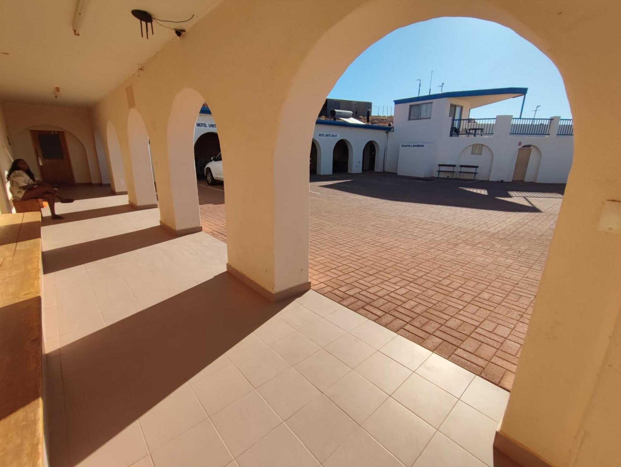 Radeka Downunder Underground Motel Coober Pedy Exterior foto