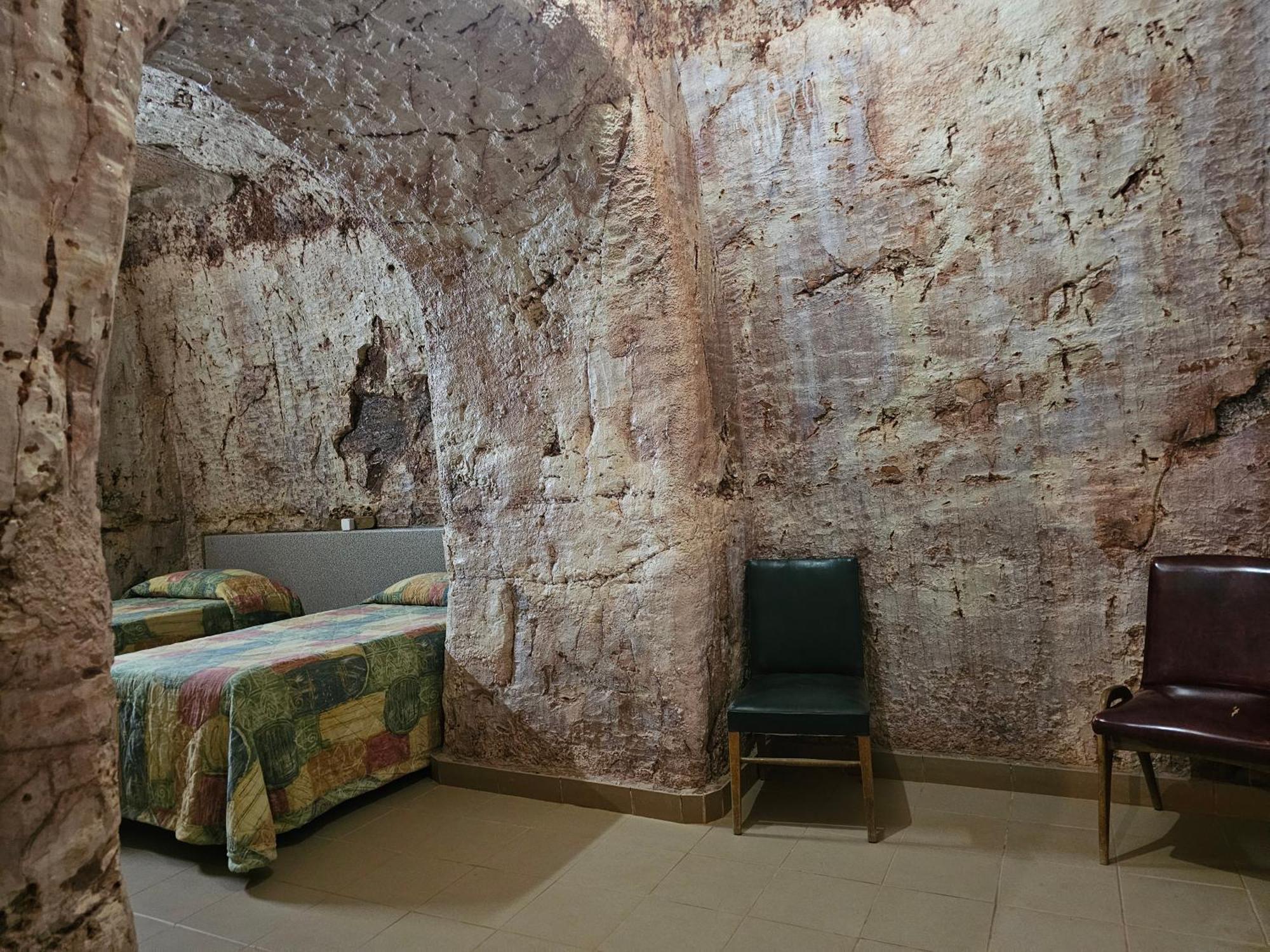 Radeka Downunder Underground Motel Coober Pedy Exterior foto